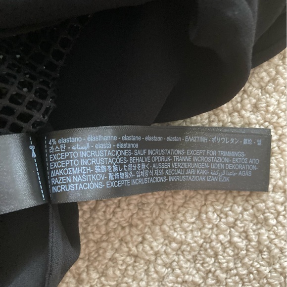 Massimo Dutti Top Beaded Mesh Detail Black V-Neck Women’s Size 6 Chain Mail EUC - Picture 10 of 11